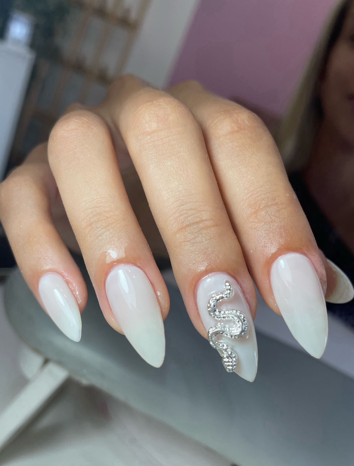 Uñas esculpidas french baby boomer almendra
